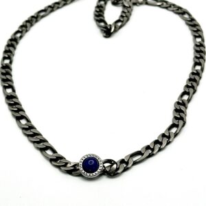 Collana a fascie con resina blu al centro